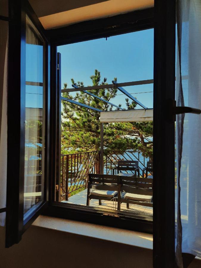 Feral Apartment Свети Юрай Екстериор снимка